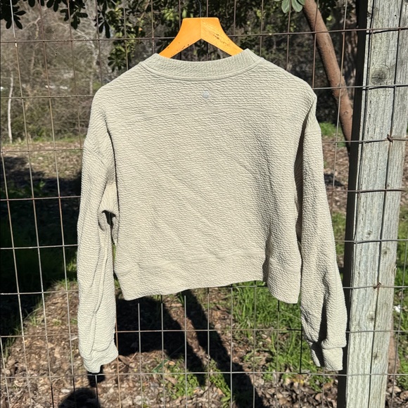 Lululemon Sage Green Cropped Sweatshirt - Picture 4 of 5